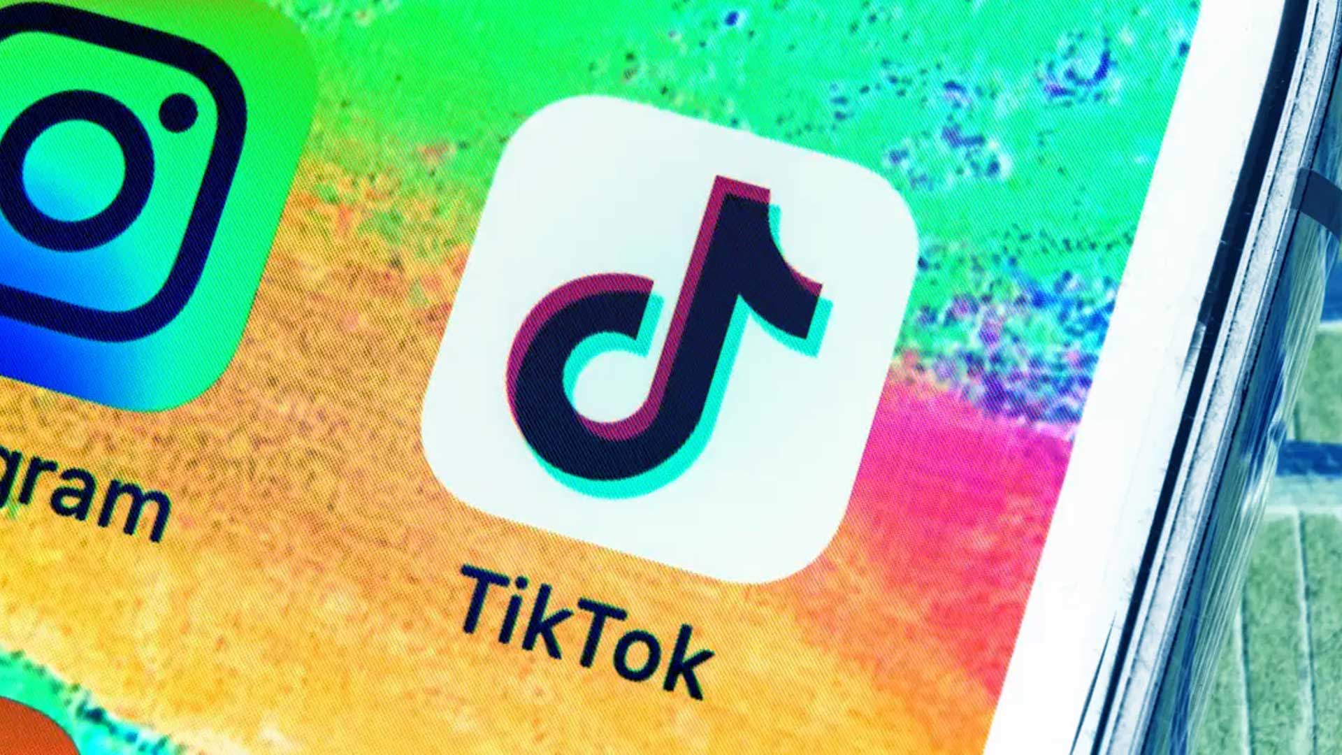Why are tiktok effects not working iPhone